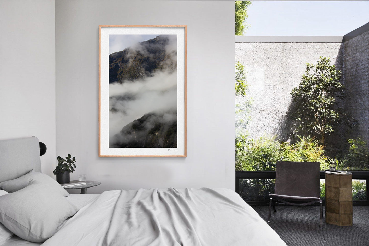 5.8 NZ, Milford Sound; Mountain with cloud