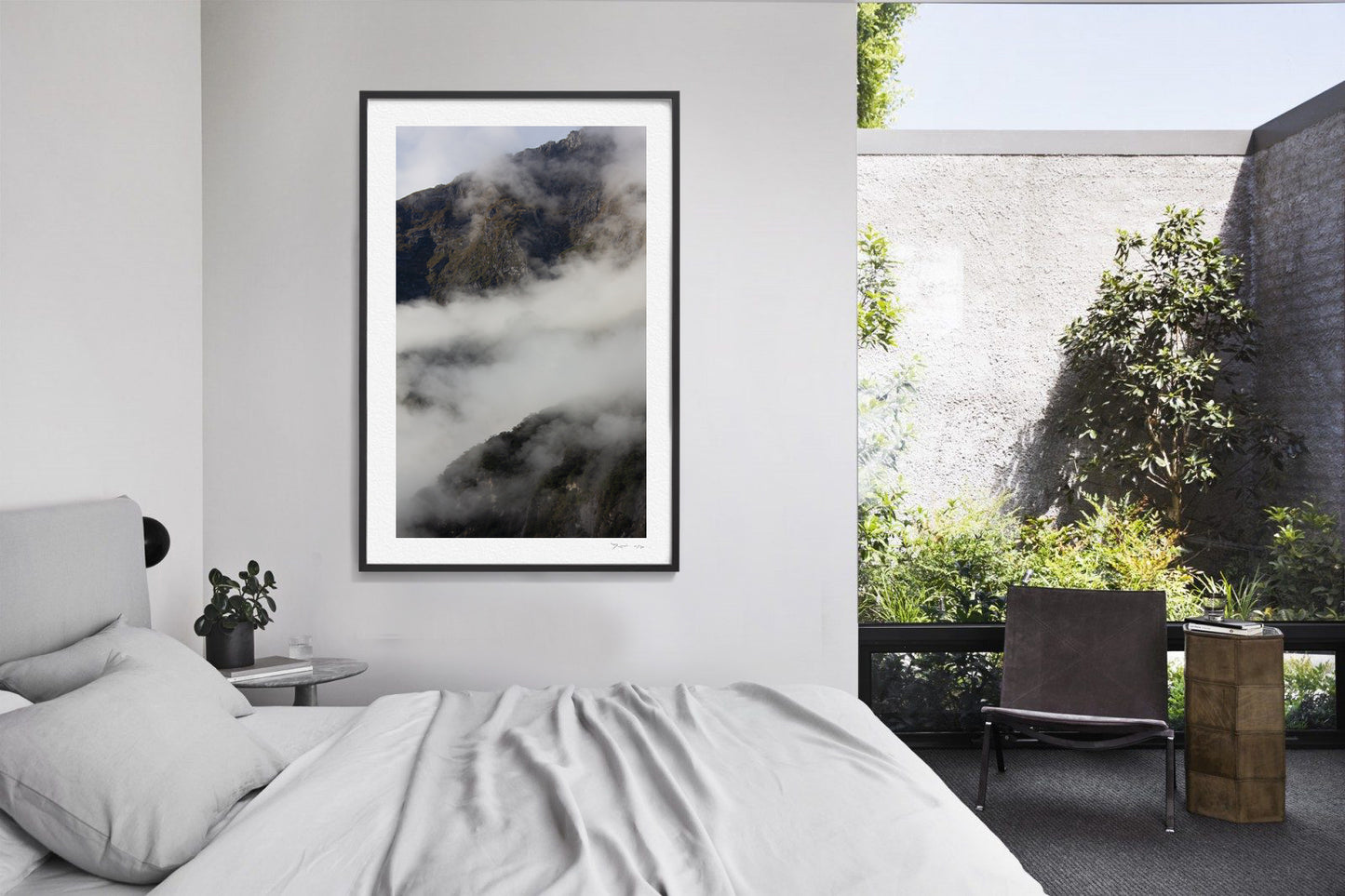 5.8 NZ, Milford Sound; Mountain with cloud
