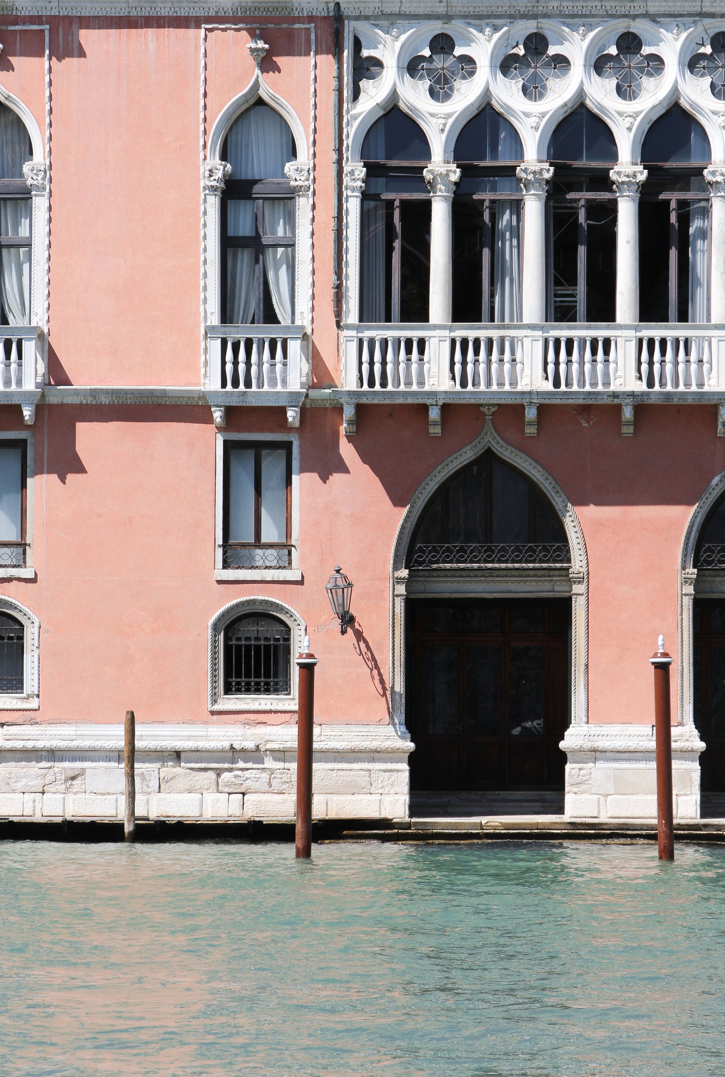 1.15 Italy, Venice; Pastel Pinks